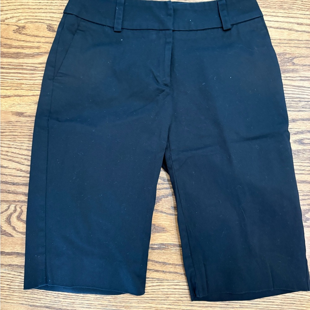 Harold's Black Bermuda Capri Shorts